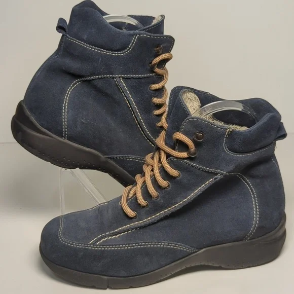 LA Canadienne Trista Suede Ankle boots women's size 6 - Picture 7 of 16